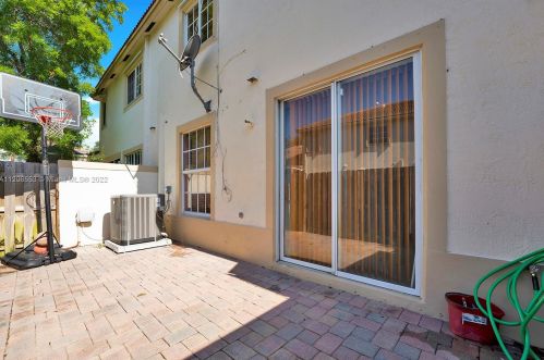 7970 20th St, Hollywood FL  33024-3667 exterior