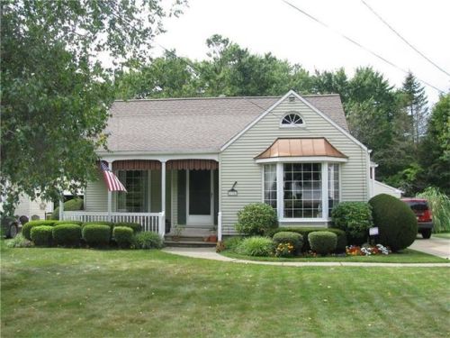 390 Smith Ave, Hermitage, PA 16146-3240