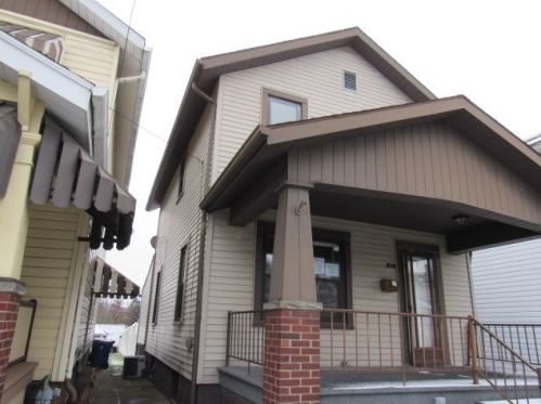 215 Loyalhanna Ave, Latrobe, PA 15650-1725