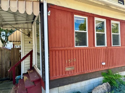 1509 3rd Ave, Beaver Falls, PA 15010-4138