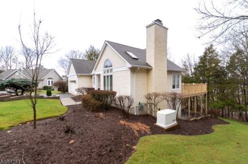 92 Canada Goose Dr, Hackettstown NJ  07840-3135 exterior