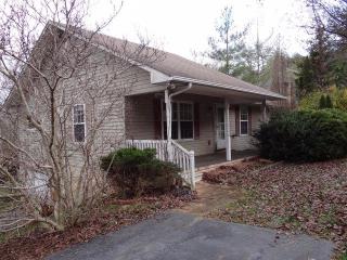 1124 Johnnie Bud Ln, Cookeville, TN 38501-9381