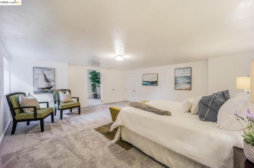 21561 Knoll Way, Hayward CA  94546-6860 exterior