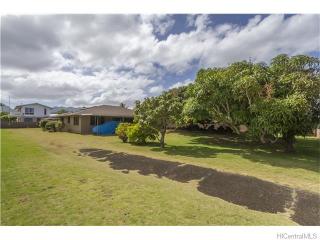 373 Kainalu Dr, Kailua, HI 96734-2125