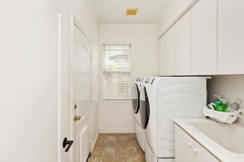 3745 Hollingsworth Rd, Altadena CA  91001-3857 exterior