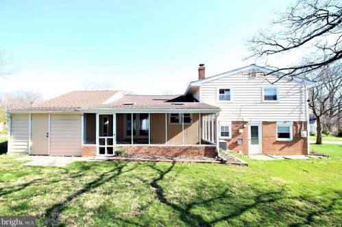 2416 Shellpot Dr, Wilmington, DE 19803-2548