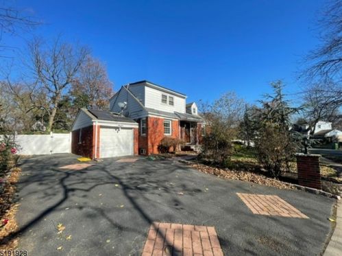 41 Heather Ln, Roselle NJ  07203-2912 exterior