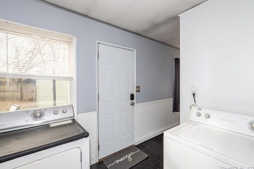 403 Litchfield Dr, Windsor Locks CT  06096-2040 exterior