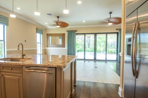 109 Calmo Cir, Port Saint Lucie FL  34984-6610 exterior