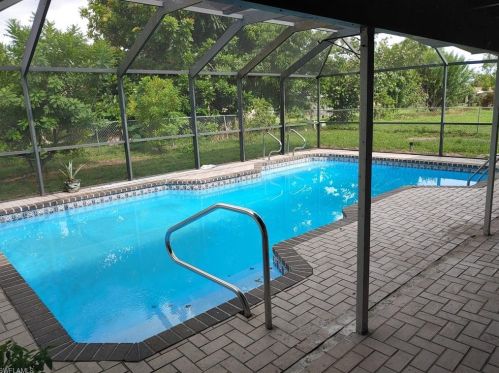 111 Airview Ave, Lehigh Acres, FL 33936-6971
