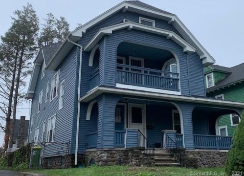 30 Crescent St, Waterbury CT  06710-1609 exterior