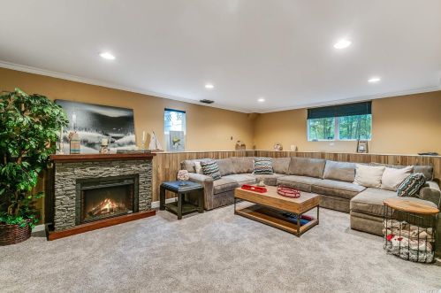 49 Crystal Beach Blvd, Moriches NY  11955-1909 exterior