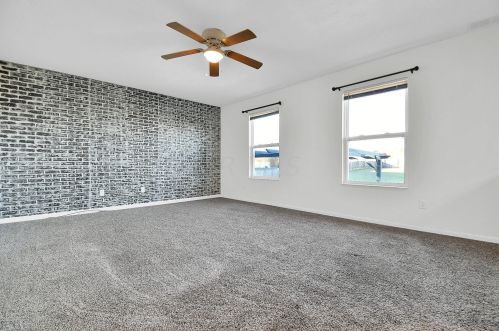 135 Spring Flower Way, Pataskala OH 43062-6997 exterior