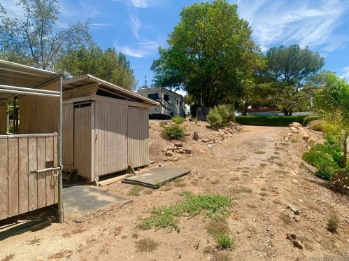 2435 Deland Dr, Alpine CA  91901-3192 exterior