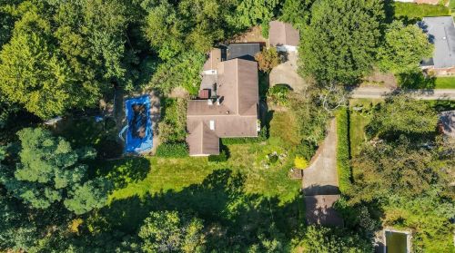 1700 Village Rd, Glenshaw, PA 15116-2109