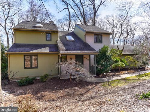 218 Pheasant Run Dr, Paoli, PA 19301-2050