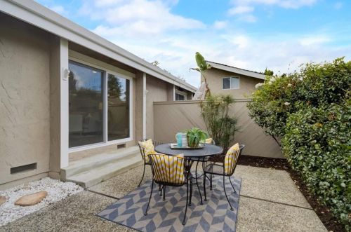859 Runningwood Cir, Mountain View, CA 94040-3530