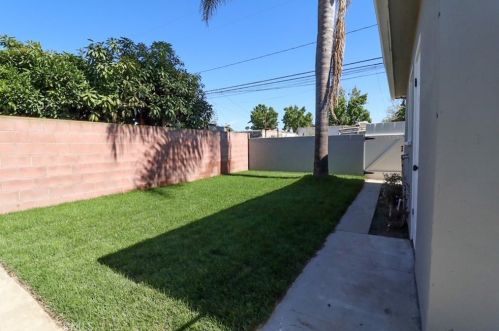 1320 64th St, Long Beach CA 90805-2538 exterior