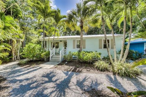 966 Fitzhugh St, Sanibel FL  33957-4520 exterior