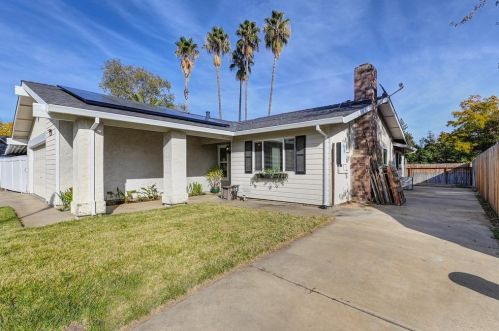 8437 Juglans Dr, Citrus Heights CA  95662-3048 exterior