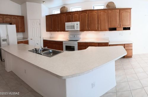 2425 Creek Vista Dr, Tucson, AZ 85749-7935