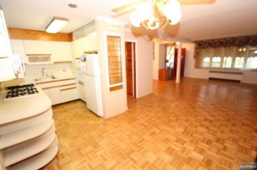 434 Harristown Rd, Ridgewood NJ  07452-2836 exterior