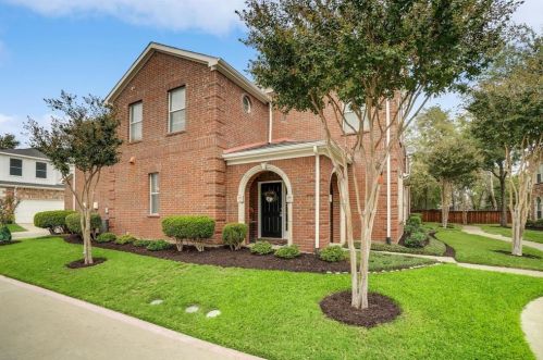 152 Leonard St, Lewisville, TX 75057-4038