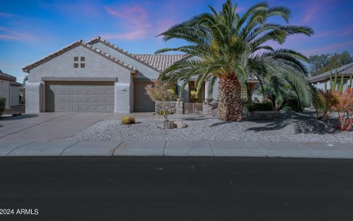 18490 Avalon Ln, Sun City, AZ 85374-8514