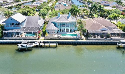 615 Islebay Dr, Ruskin, FL 33572-3336