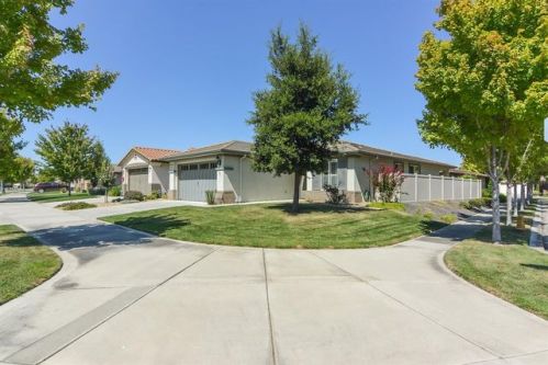 2358 Shadow Berry Dr, Manteca, CA 95336-5131