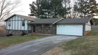 2316 Mark Ln, Maryville, TN 37803-0483