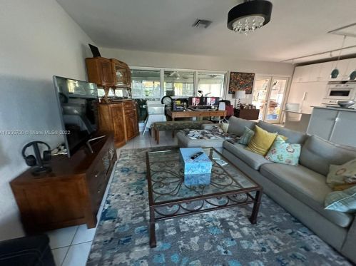 935 Nautilus Isle, Dania Beach FL  33004-2356 exterior