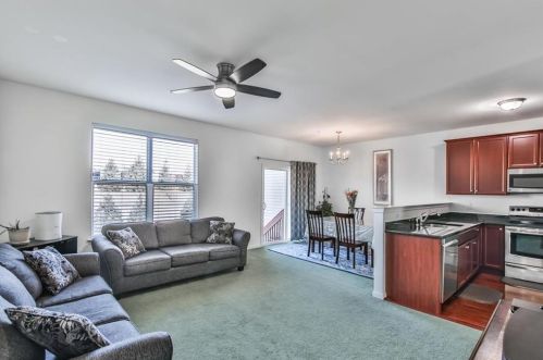 959 King Way, Breinigsville PA  18031-1484 exterior