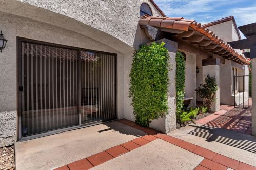 68 Calle Rivero, Rancho Mirage CA  92270-2253 exterior