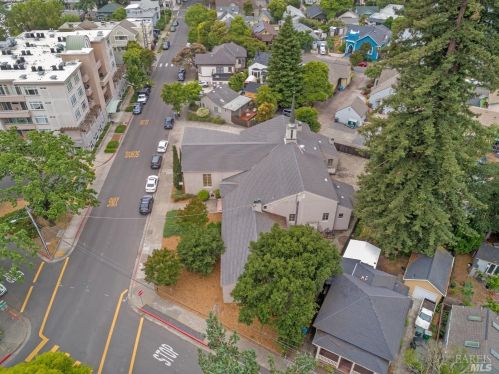 855 7 St, Santa Rosa CA  95401-6106 exterior