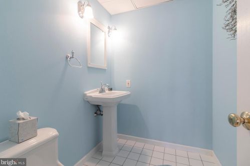 830 Creekview Dr, Blue Bell PA 19422-2729 exterior