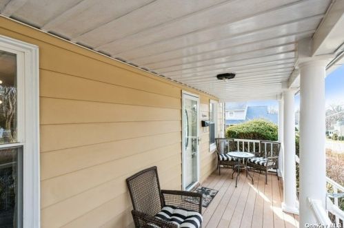 18 Hillside Ave, Muttontown NY  11545-1916 exterior