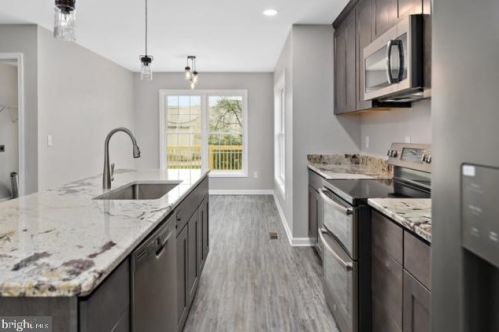 300 Lincoln Ave, Delmar, DE 19940-1238