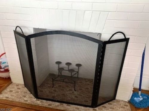 80 Renshaw Ave, East Orange NJ  07017-3911 exterior