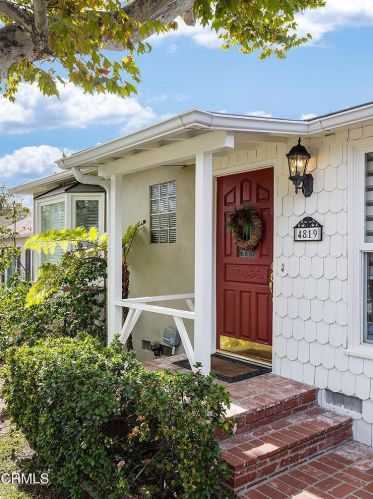 4819 Crown Ave, La Canada CA  91011-3619 exterior