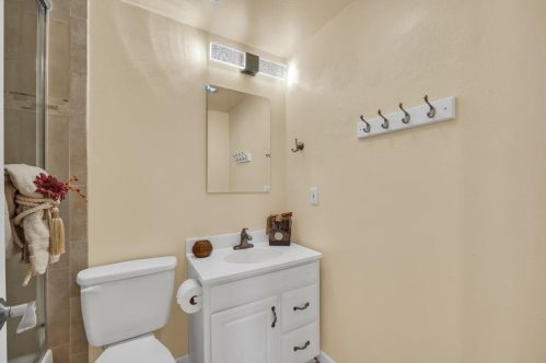 5820 Merlindale Dr, Citrus Heights CA  95610-6728 exterior