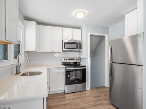 9 Rutgers Way, Hopatcong NJ  07843-1231 exterior