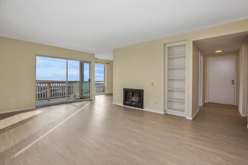 222 Turf Vw Dr, Solana Beach CA  92075-2316 exterior