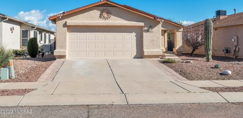 8971 Weyburn Dr, Tucson, AZ 85730-4858