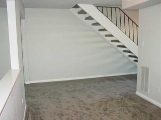 402 Big Leaf Cir, Virginia Beach VA  23454-3336 exterior