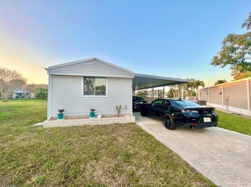 531 Cape Florida Ln, Naples, FL 34104-4146