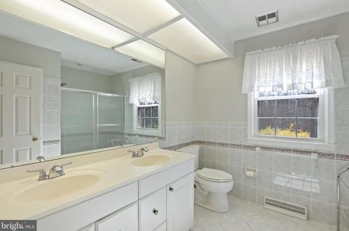 343 Richard Rd, Yardley PA  19067-1969 exterior