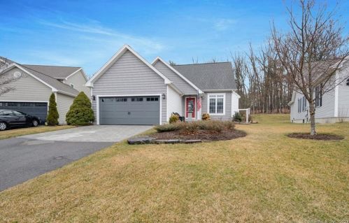 82 Lenox Dr, Glastonbury, CT 06033-3094