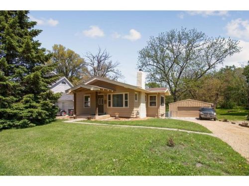 3815 50th St, Des Moines, IA 50310-2733