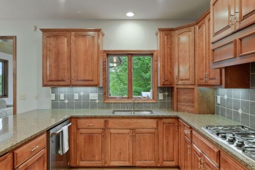 1888 White Oak Dr, Chaska MN  55318-2878 exterior